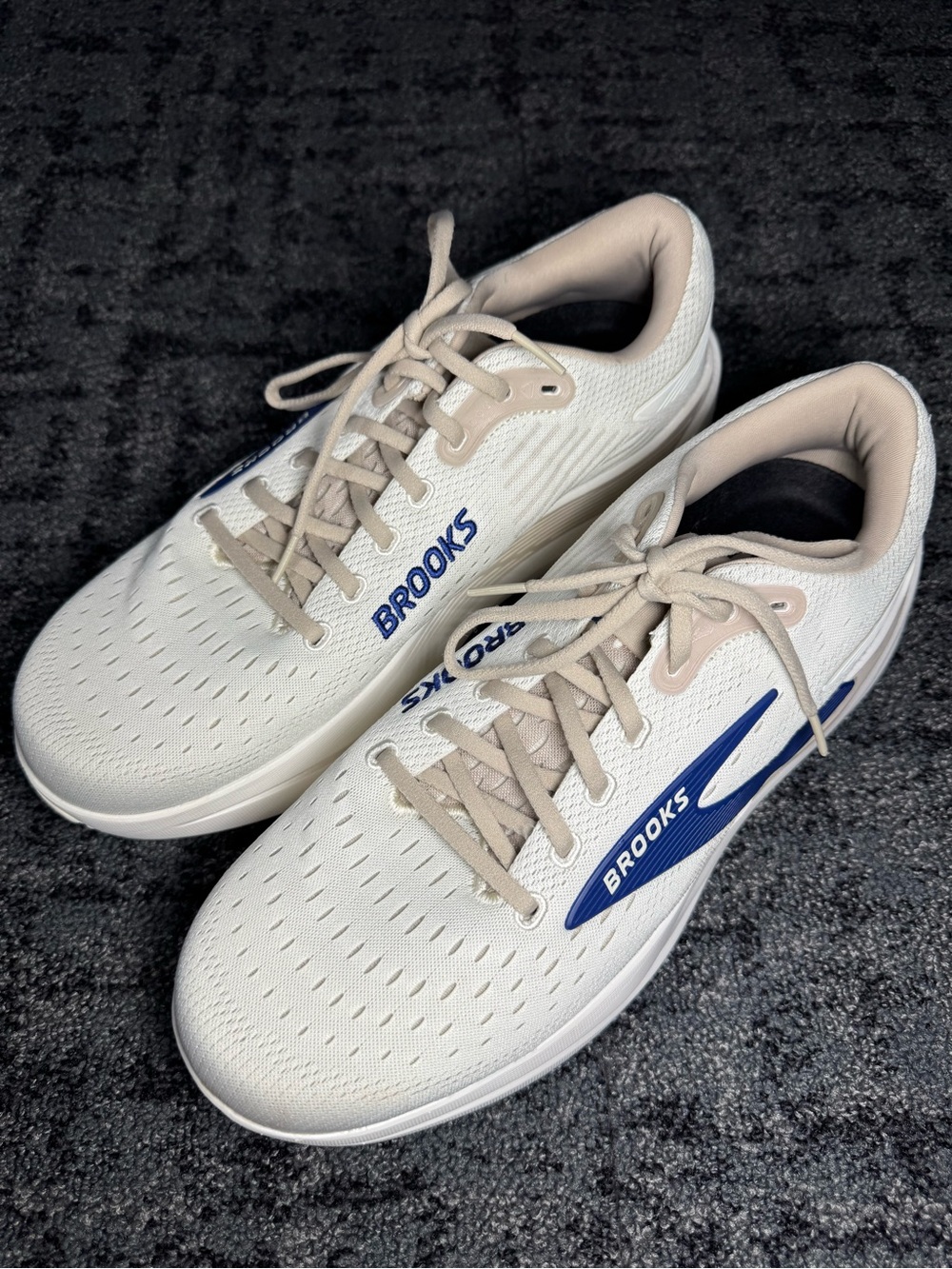 Brooks Men’s Ghost Max 3 Running Shoe Road Running Shoes Size 11.5